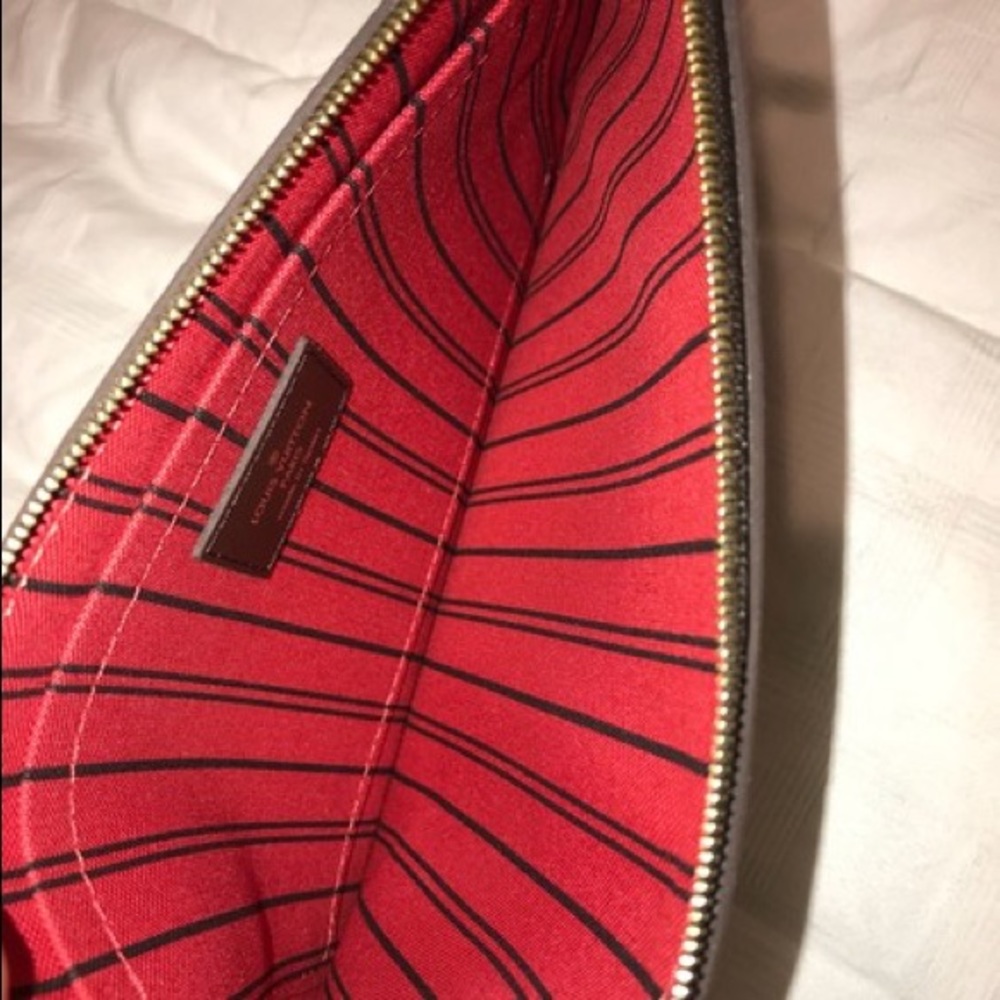 Louis Vuitton Damier Clutch